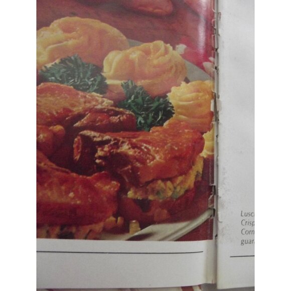 Crisco's Favorite Family Foods Cookbook Vtg Copyright 1973 Hardcover recipe book - Picture 7 of 16